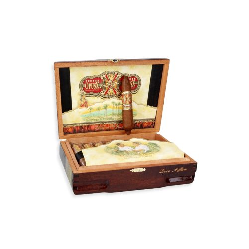 Arturo Fuente Opus X Love Affair (18)